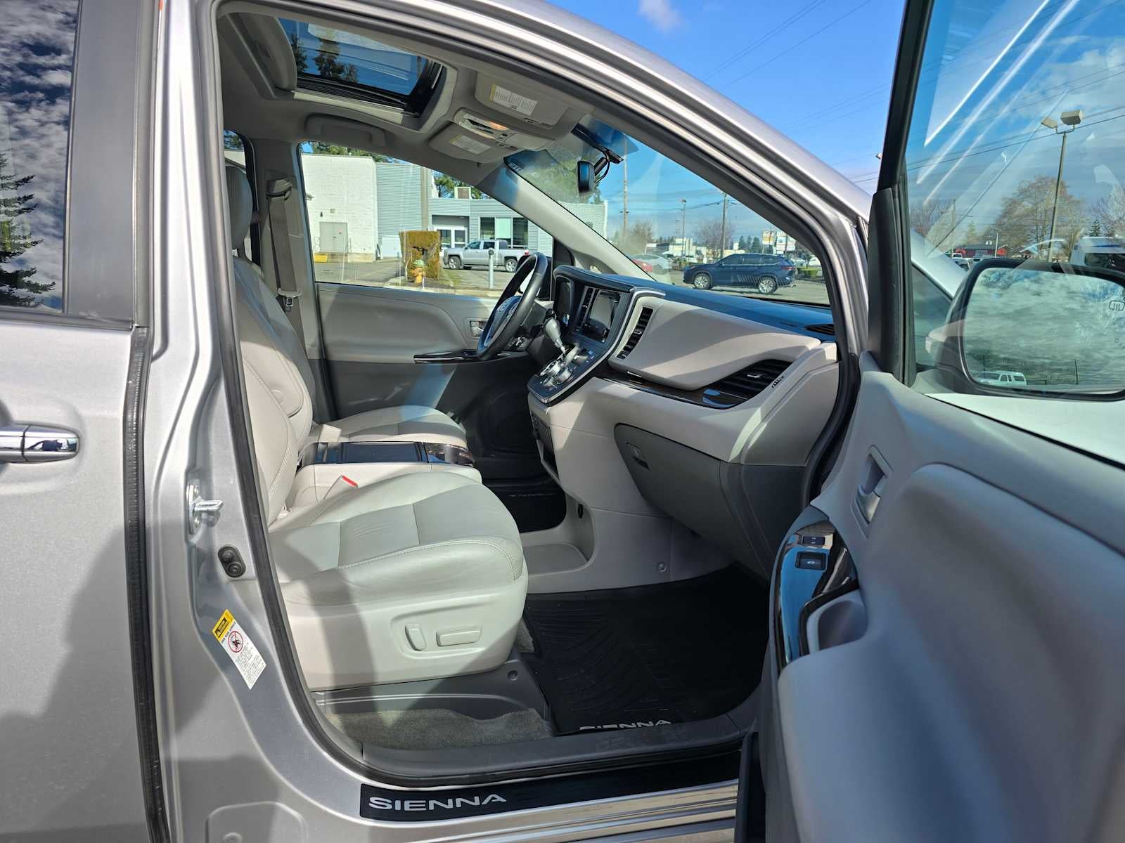 2017 Toyota Sienna XLE Premium