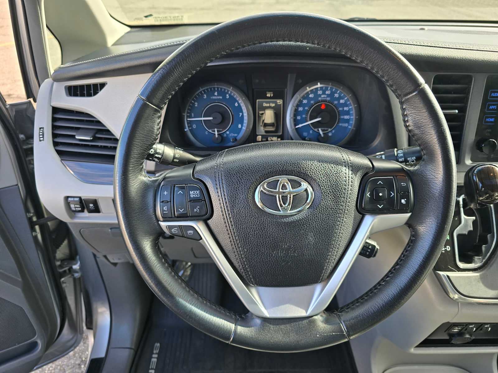 2017 Toyota Sienna XLE Premium