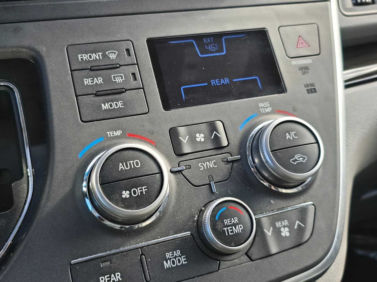 2017 Toyota Sienna XLE Premium