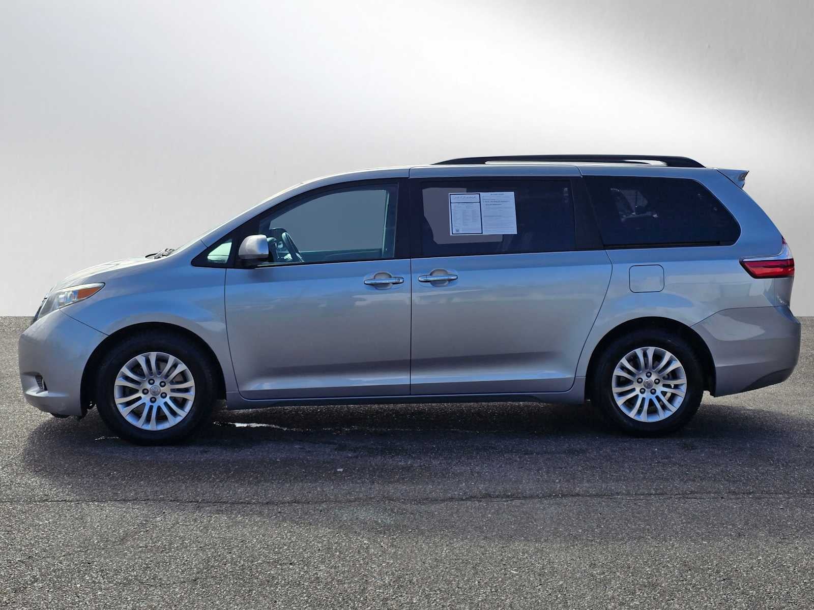 2017 Toyota Sienna XLE Premium