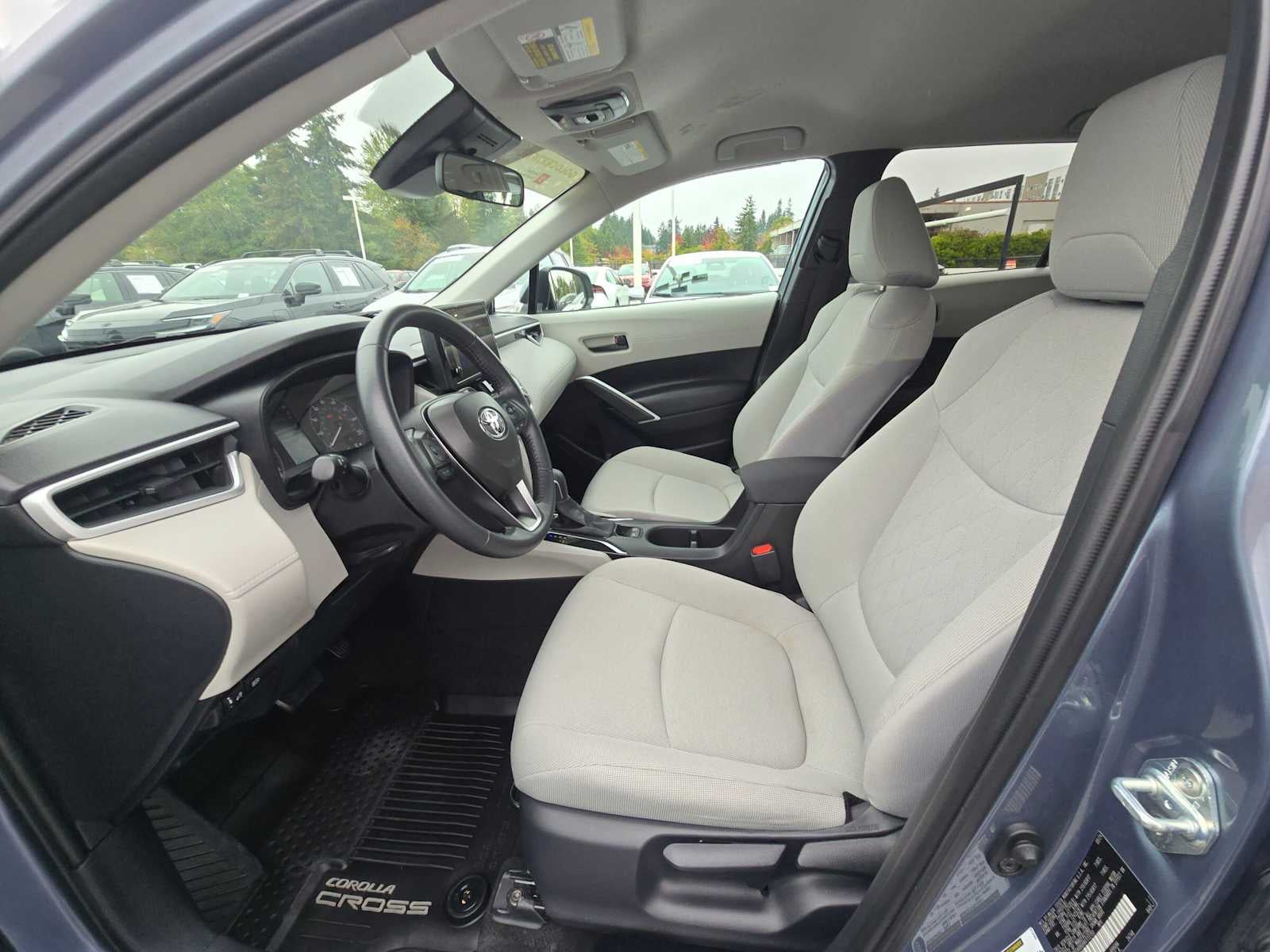 2024 Toyota Corolla Cross LE
