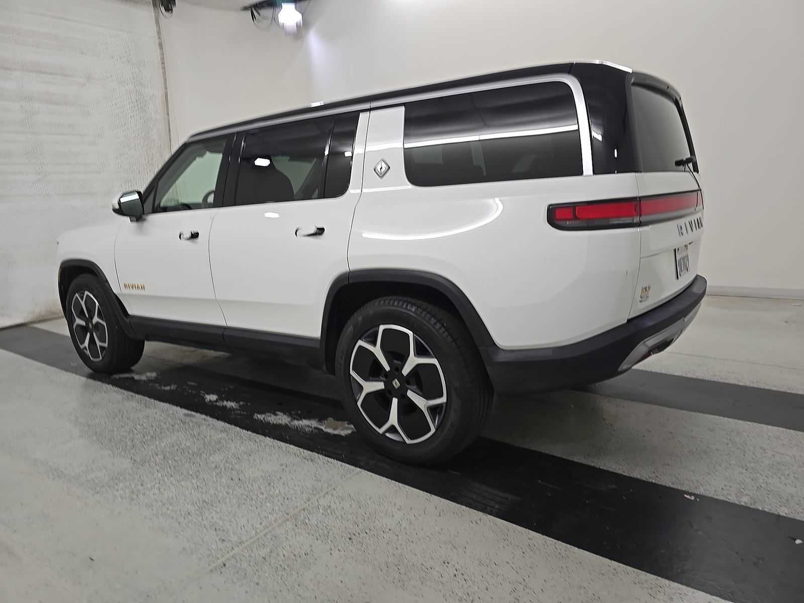 2024 Rivian R1S Adventure