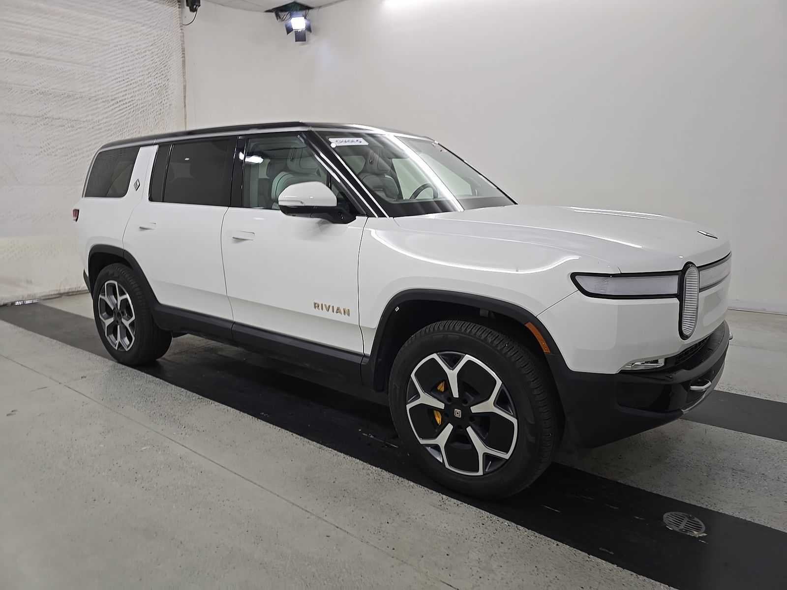 2024 Rivian R1S Adventure