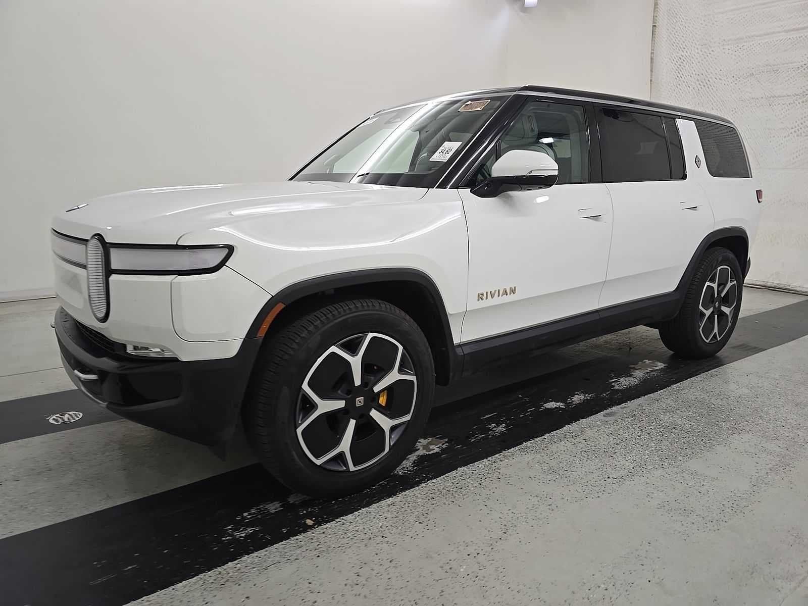 2024 Rivian R1S Adventure