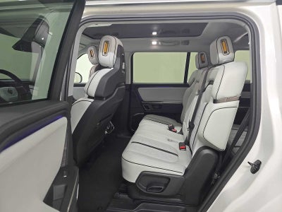2024 Rivian R1S Adventure