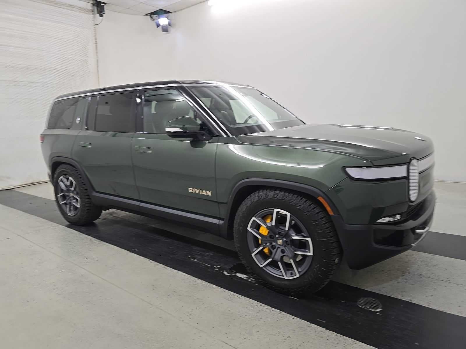 2024 Rivian R1S Adventure