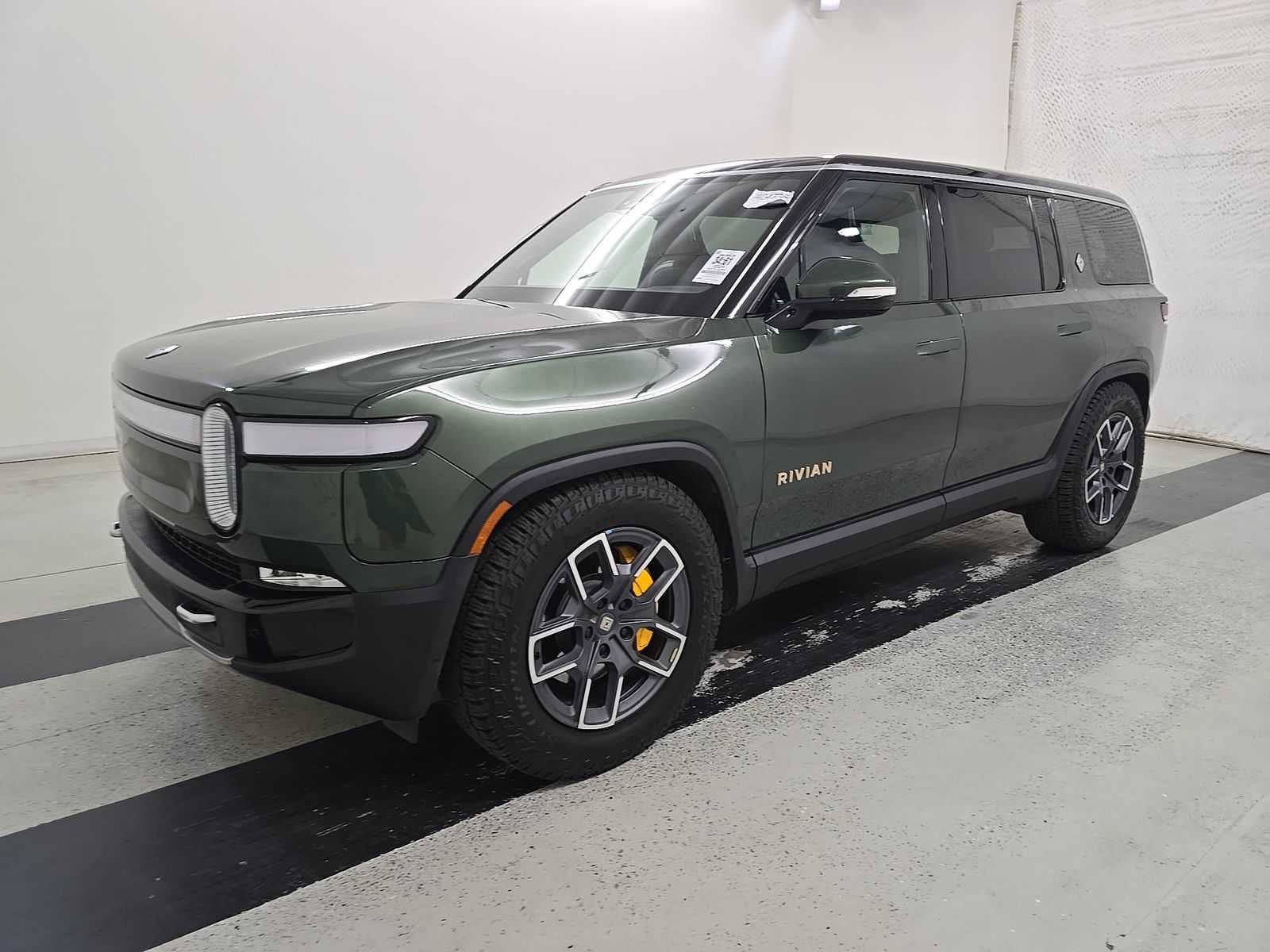 2024 Rivian R1S Adventure
