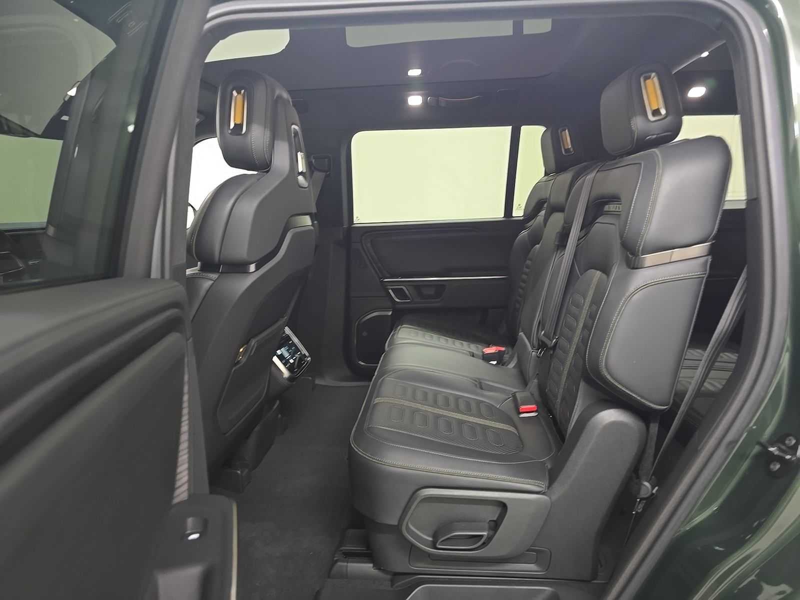 2024 Rivian R1S Adventure