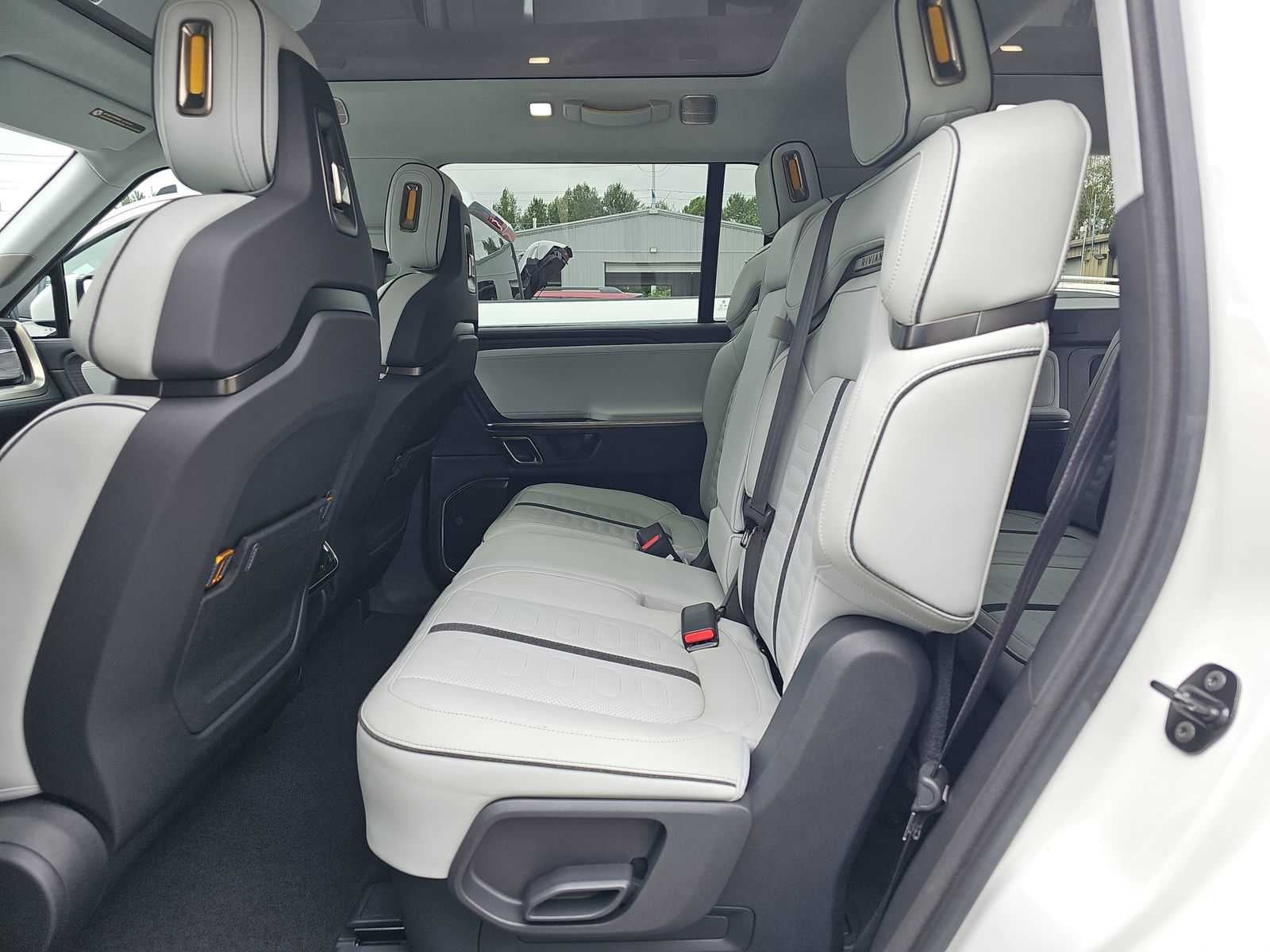 2024 Rivian R1S Adventure