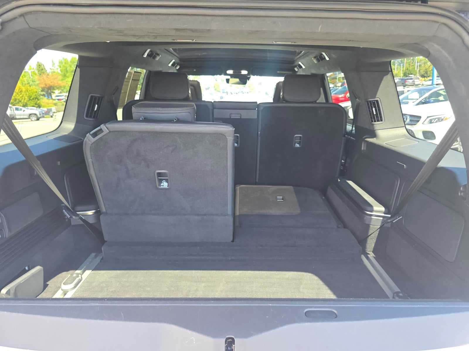 2024 Rivian R1S Adventure