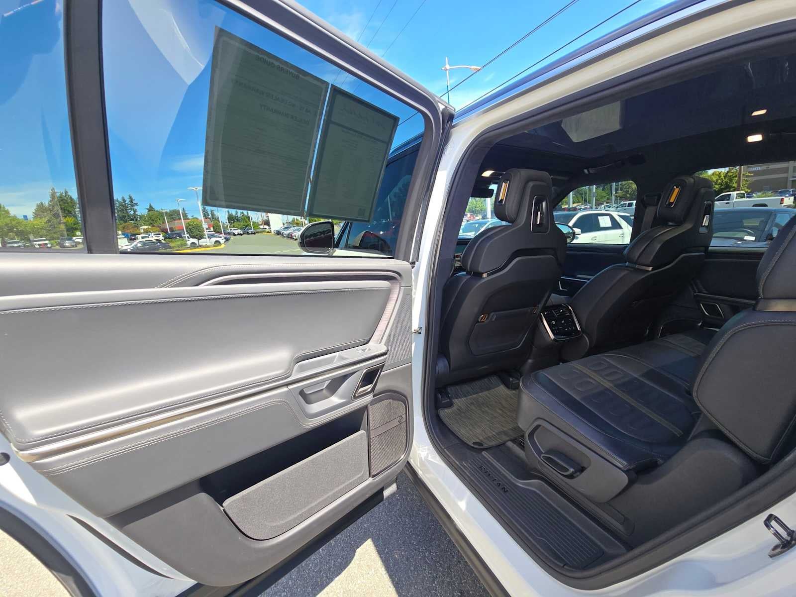 2024 Rivian R1S Adventure