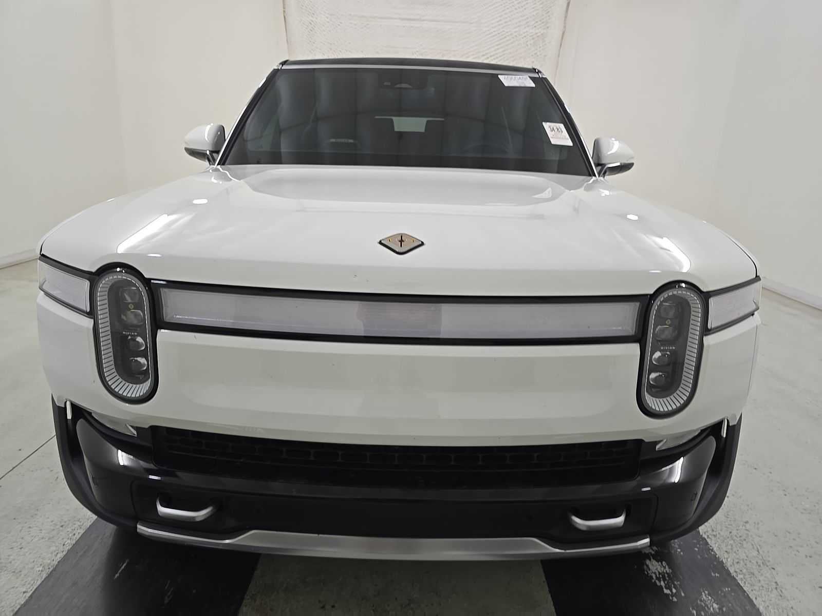 2024 Rivian R1S Adventure