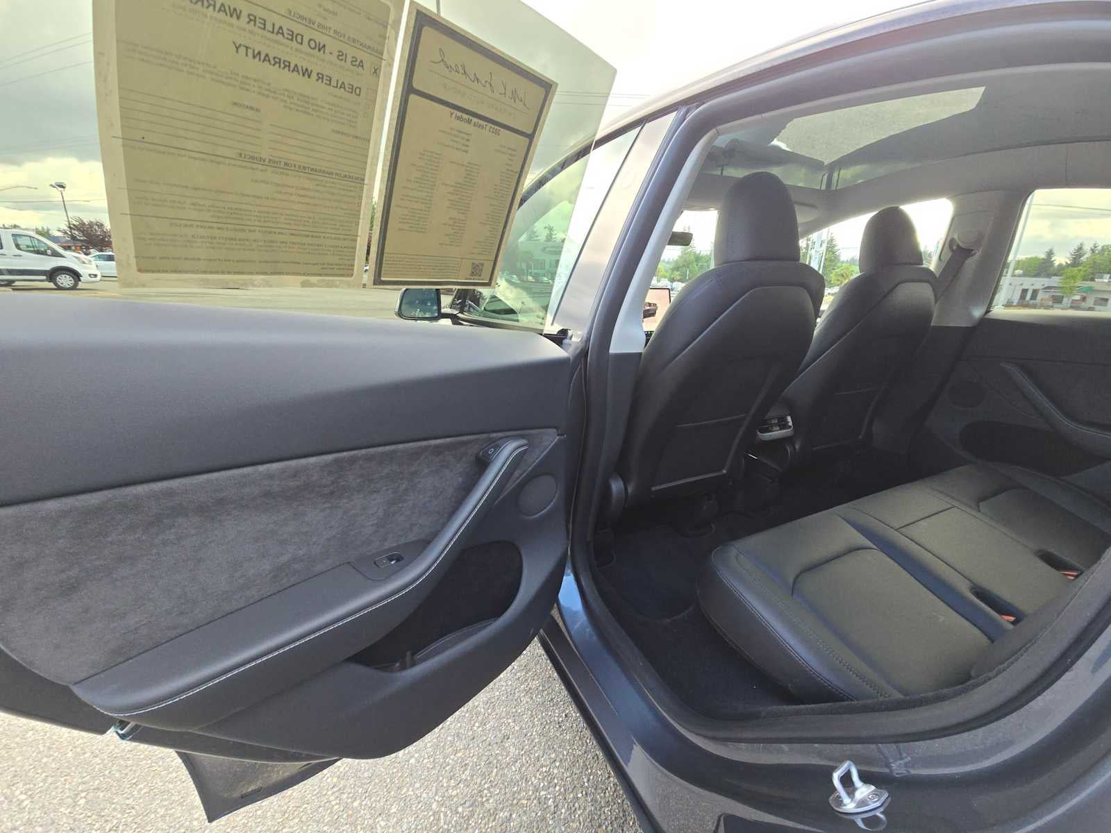 2023 Tesla Model Y Base