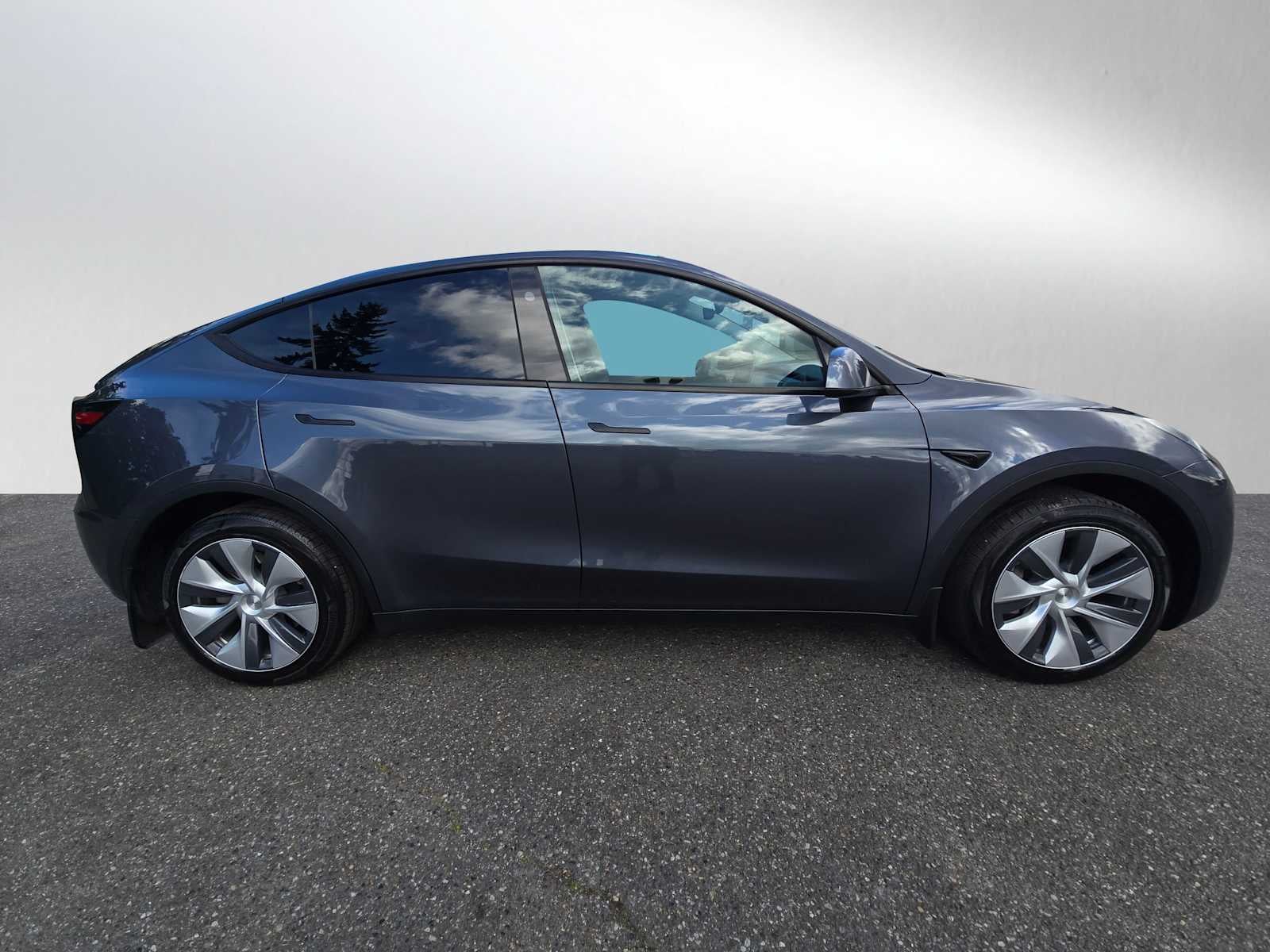 2023 Tesla Model Y Base