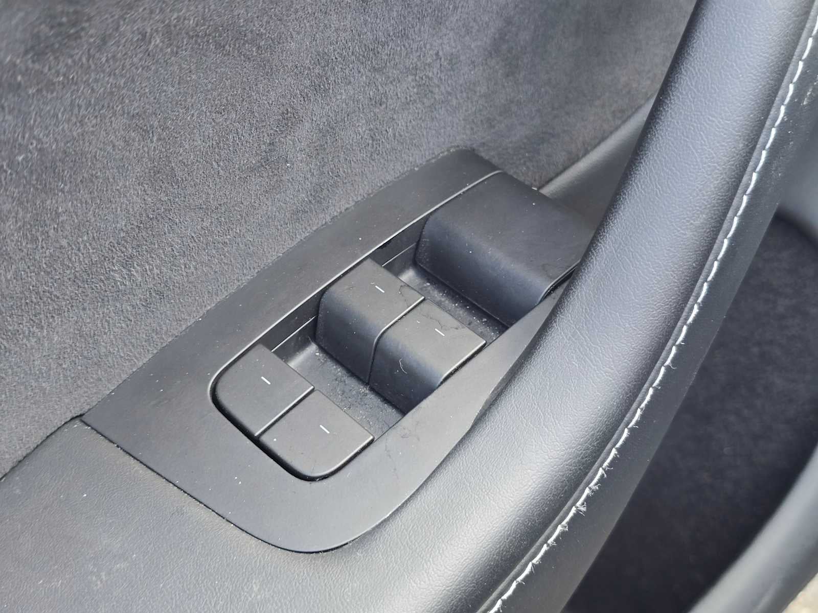 2023 Tesla Model Y Base