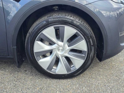 2023 Tesla Model Y Base