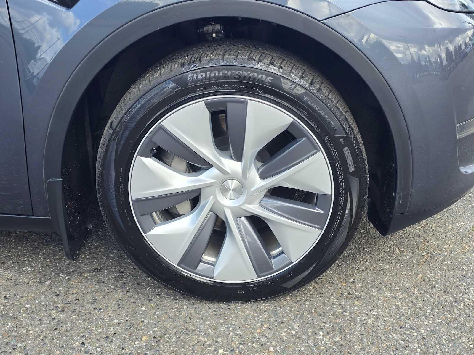 2023 Tesla Model Y Base