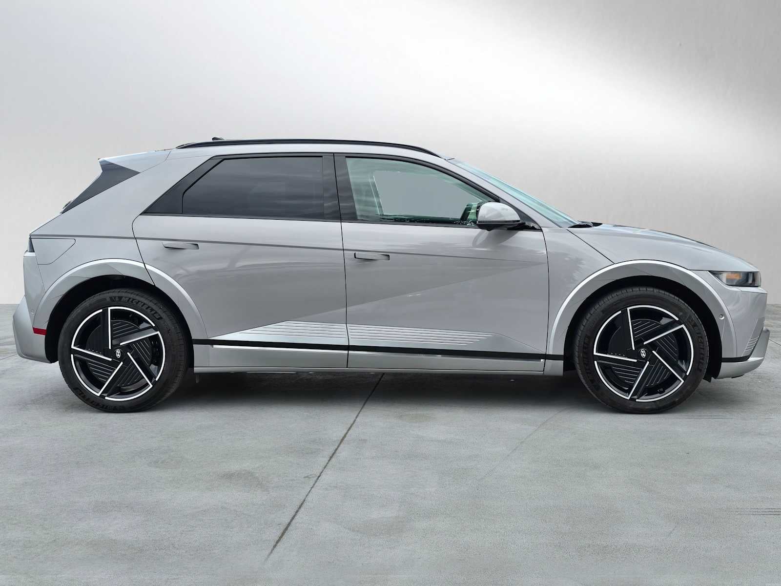 Used 2025 Hyundai IONIQ 5 Limited with VIN 7YAKRDDC2SY002792 for sale in Edmonds, WA