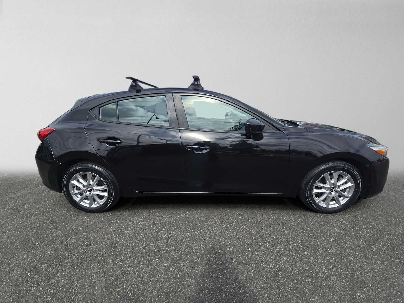 2017 Mazda Mazda3 5-Door Sport