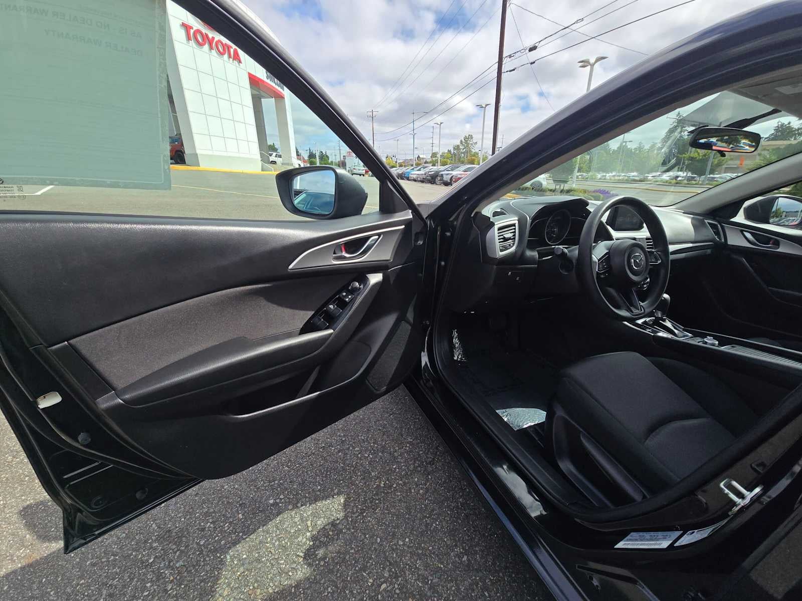 2017 Mazda Mazda3 5-Door Sport
