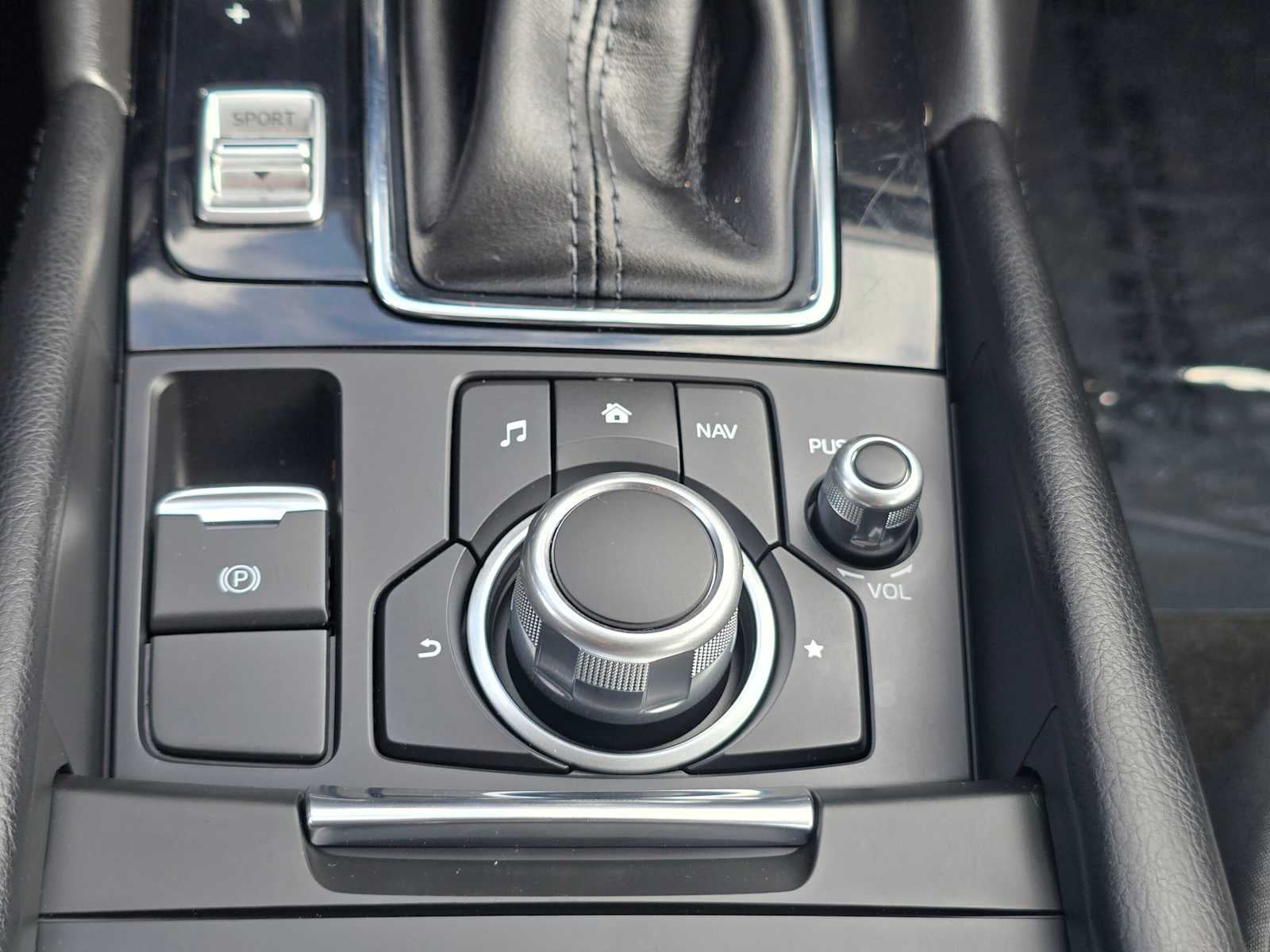 2017 Mazda Mazda3 5-Door Sport