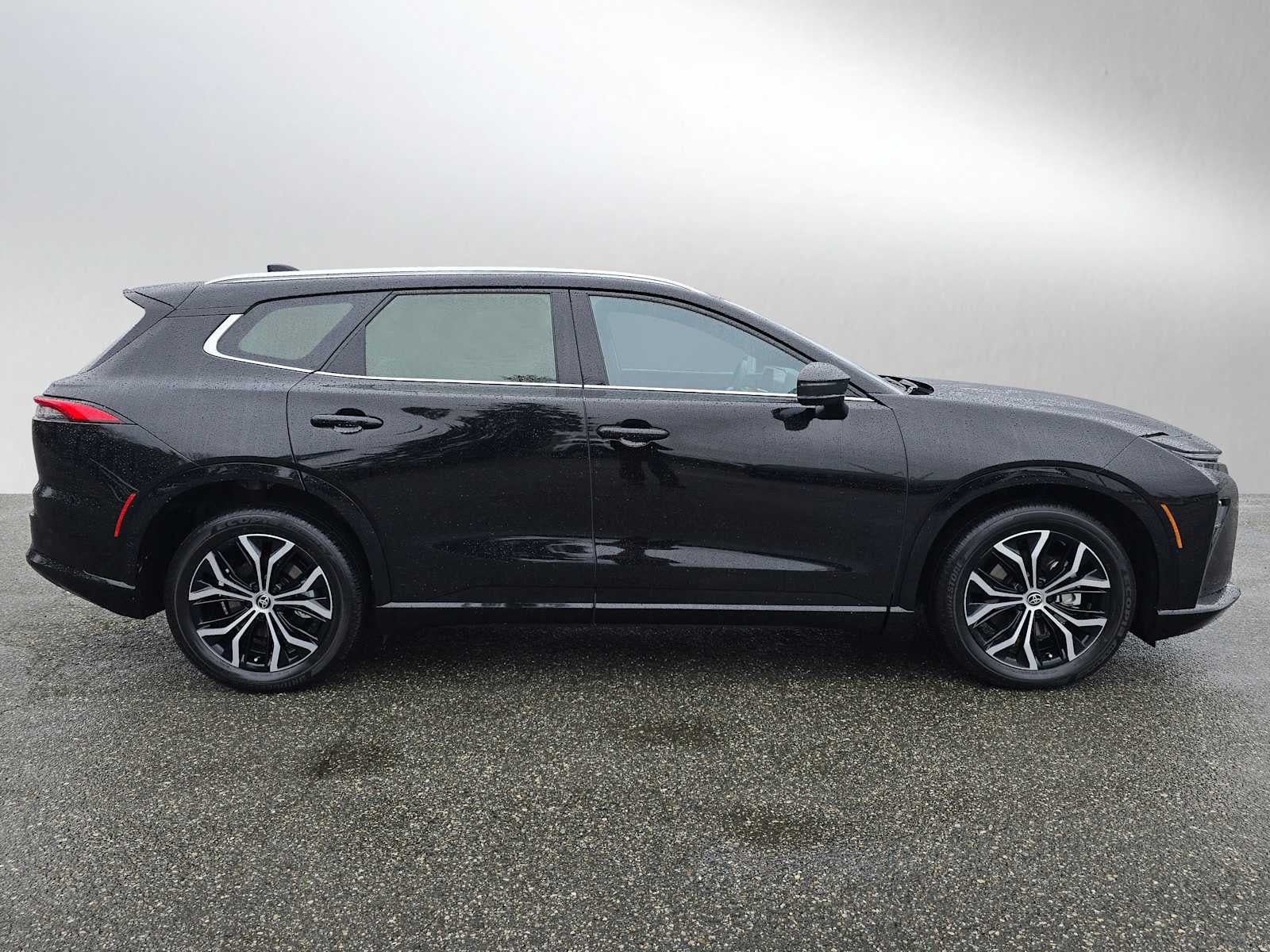 2025 Toyota Crown Signia XLE