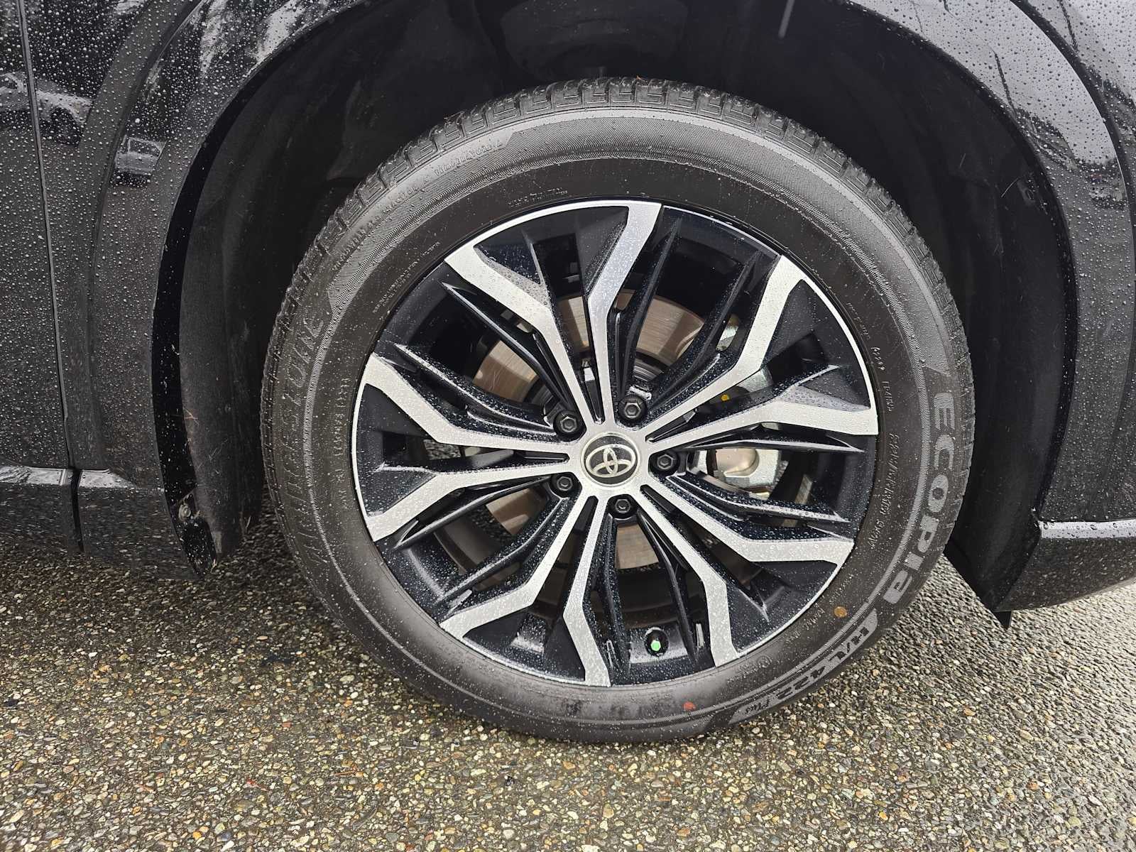 2025 Toyota Crown Signia XLE