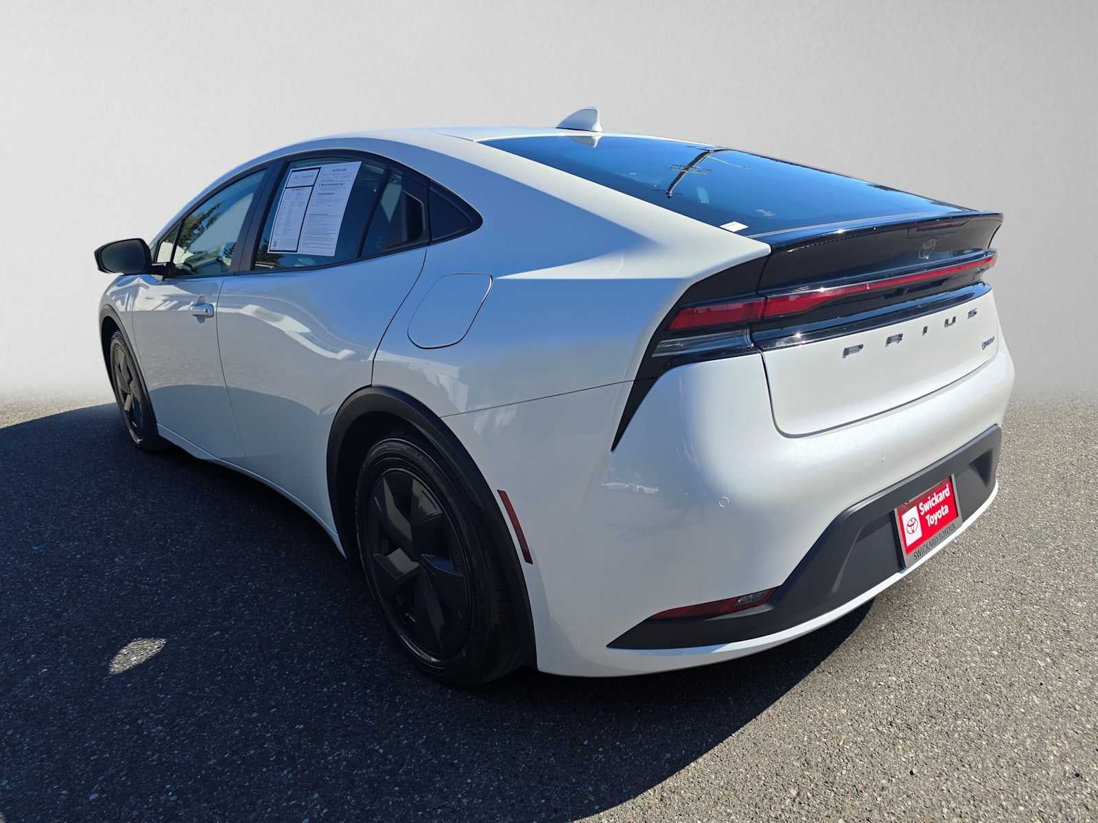 2025 Toyota Prius LE