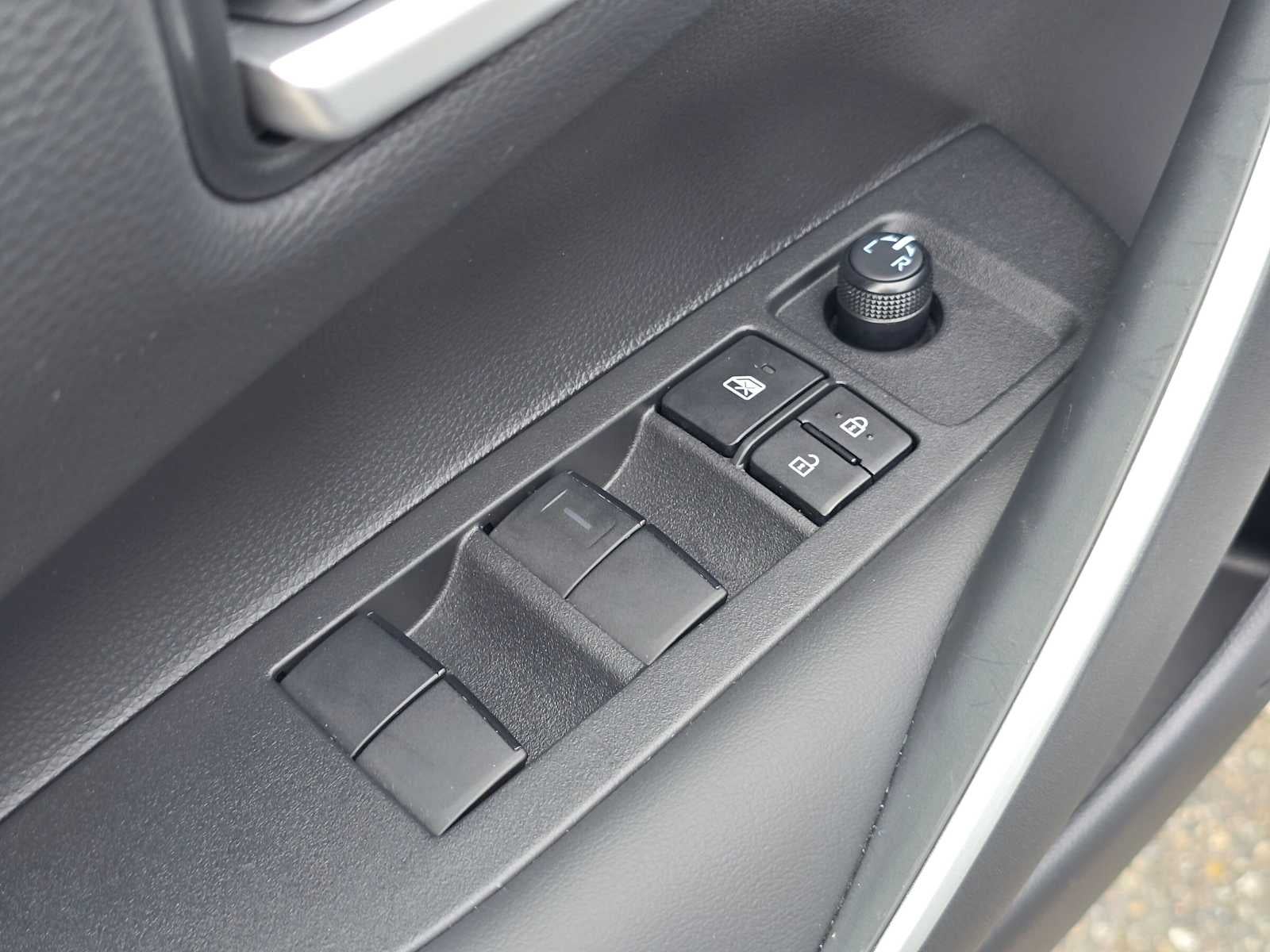 2025 Toyota Corolla Hybrid SE
