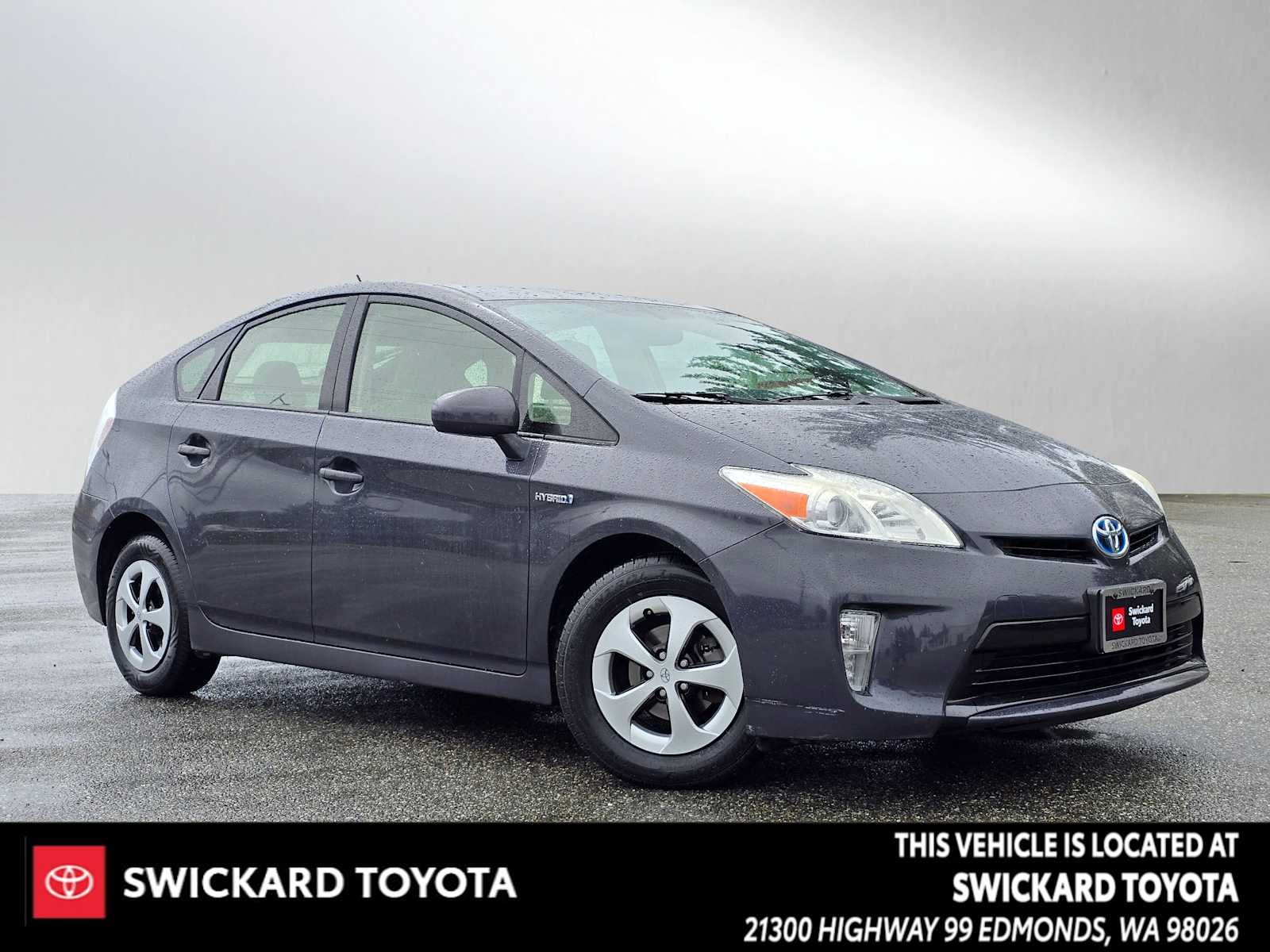 2013 Toyota Prius Four's photo