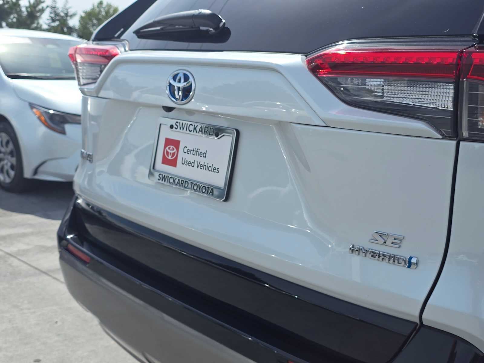 2023 Toyota RAV4 Hybrid SE