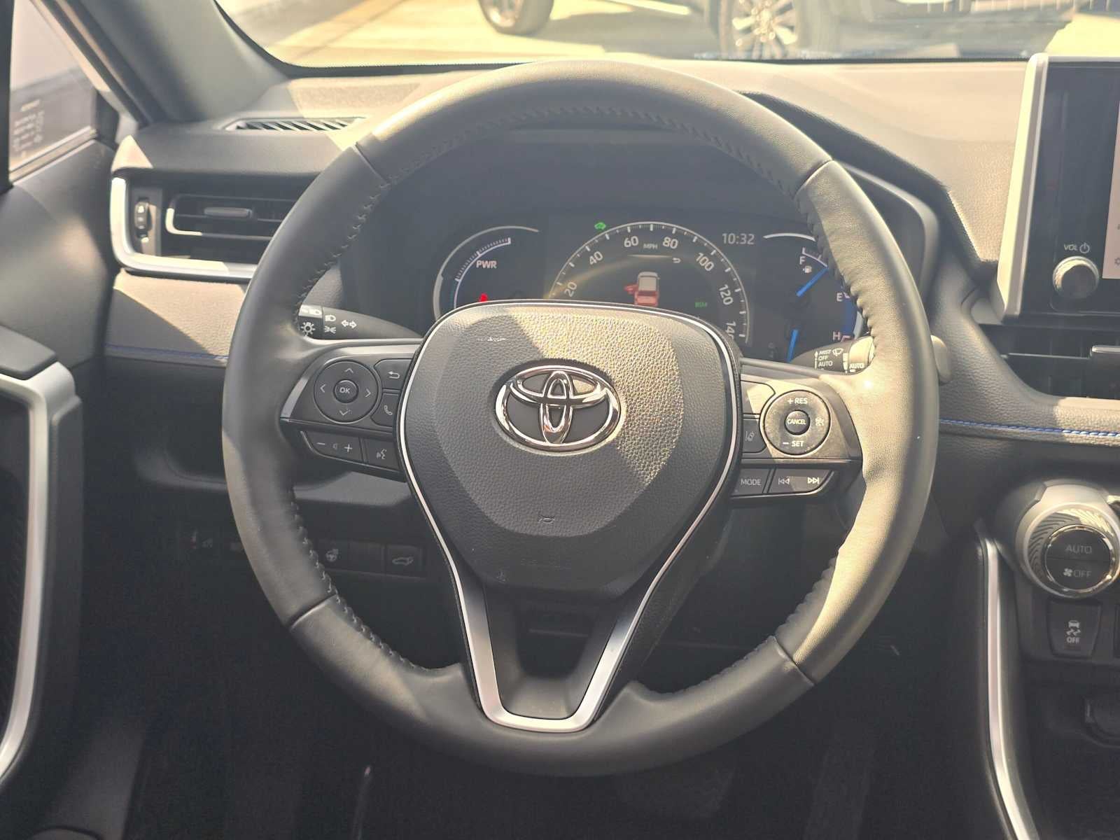 2023 Toyota RAV4 Hybrid SE