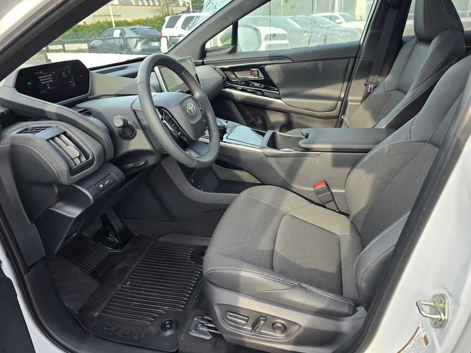 2025 Toyota bZ4X XLE