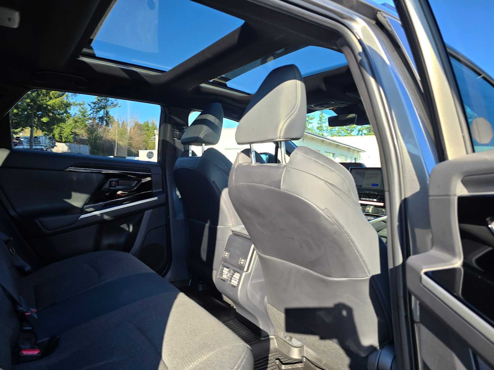 2025 Toyota bZ4X XLE