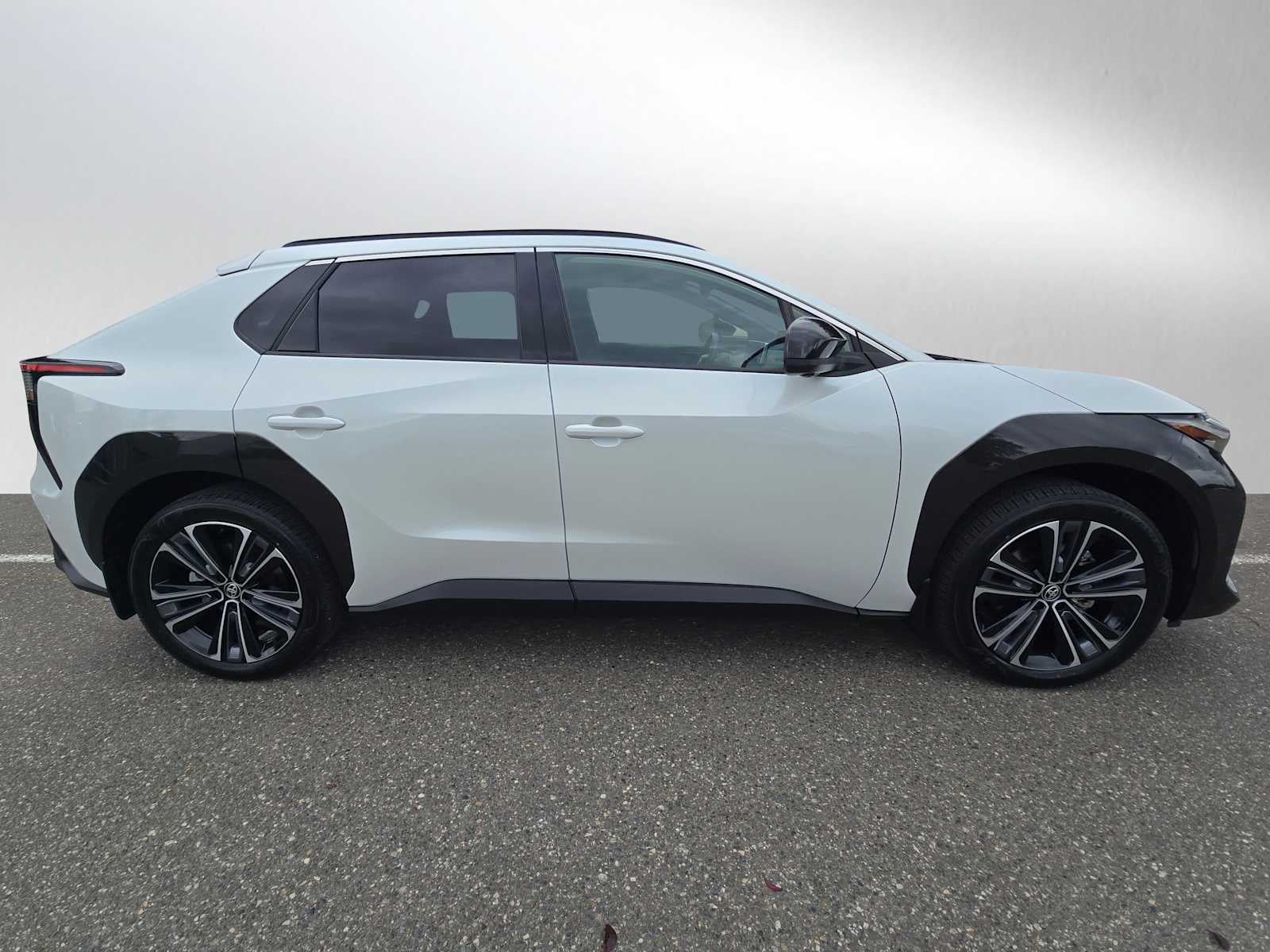 2024 Toyota bZ4X Limited