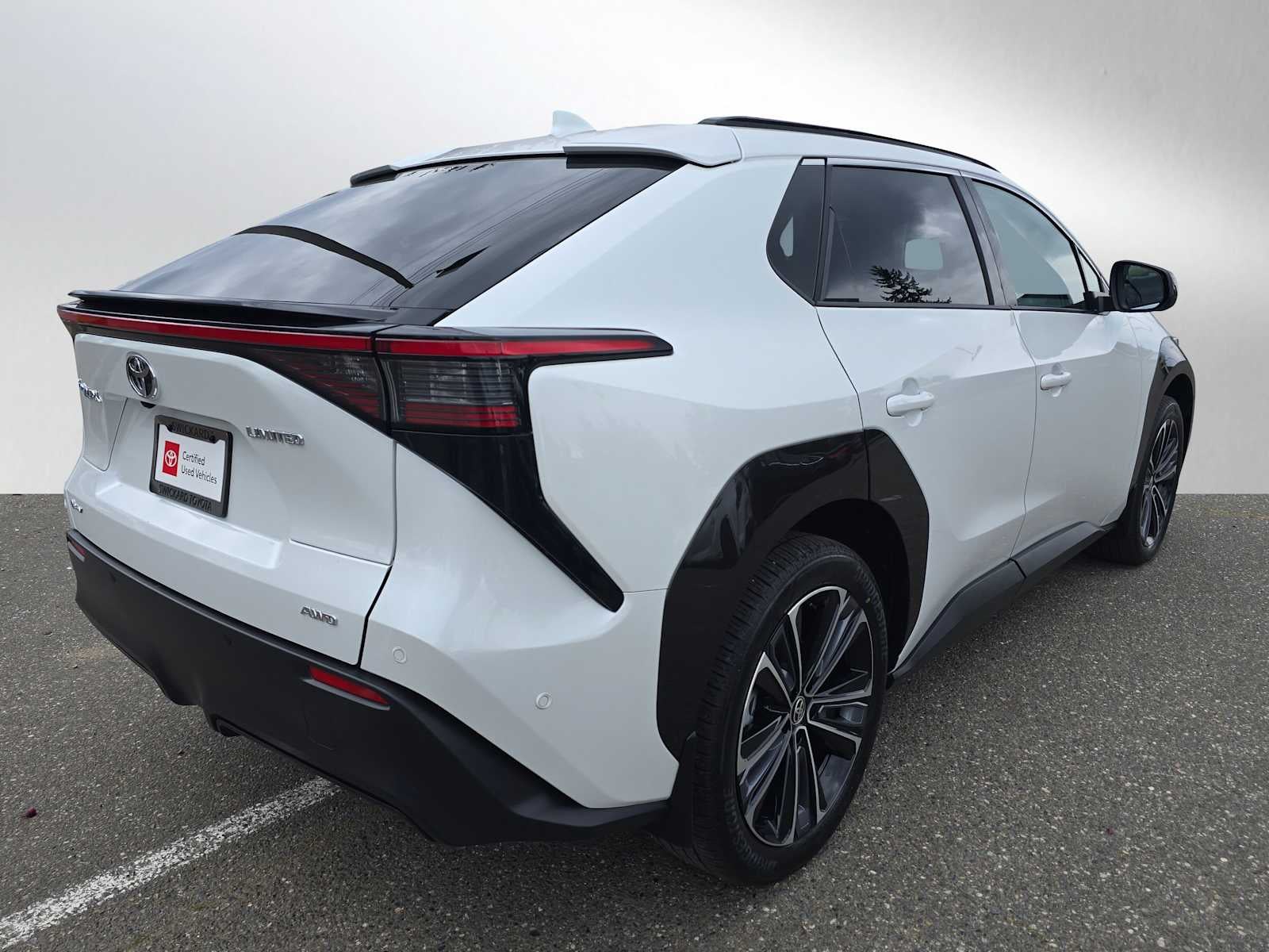 2024 Toyota bZ4X Limited