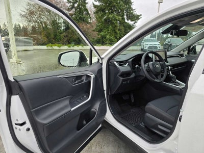 2025 Toyota RAV4 LE