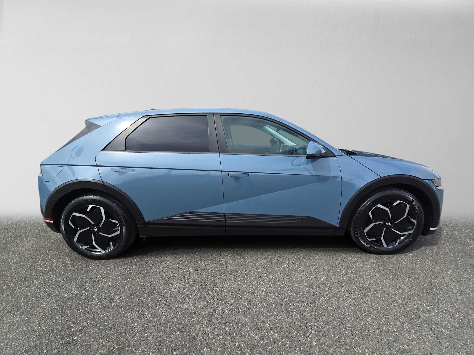 2024 Hyundai IONIQ 5 SE