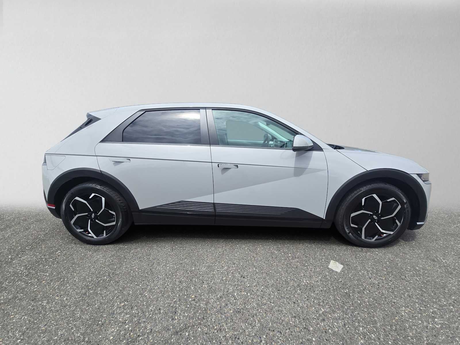Used 2024 Hyundai IONIQ 5 SEL with VIN KM8KN4DEXRU275240 for sale in Edmonds, WA