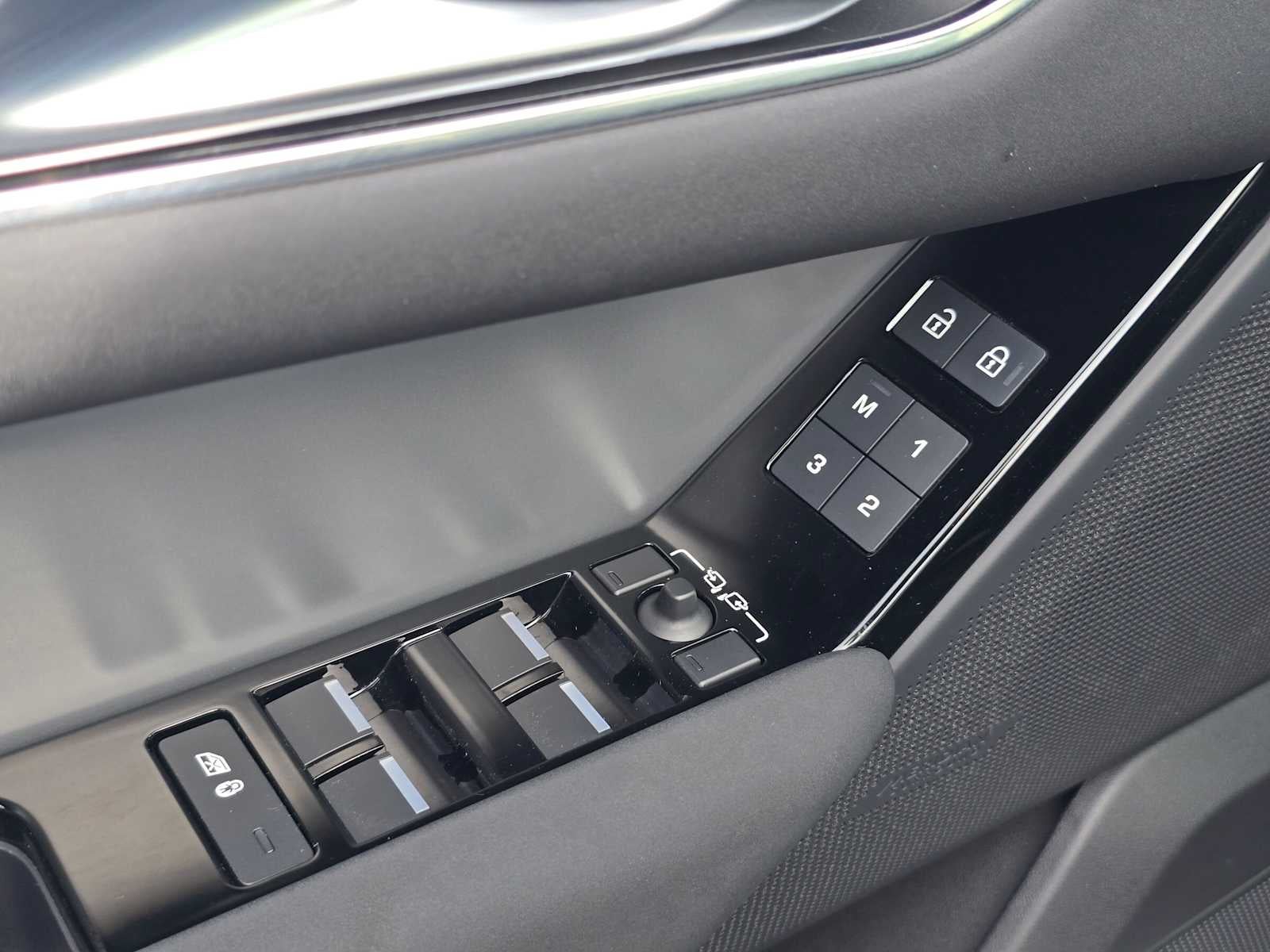 2025 Land Rover Range Rover Velar S