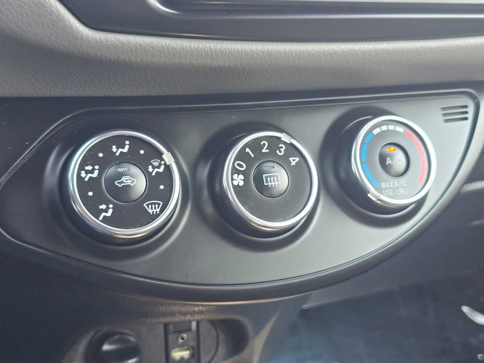 2017 Toyota Yaris L