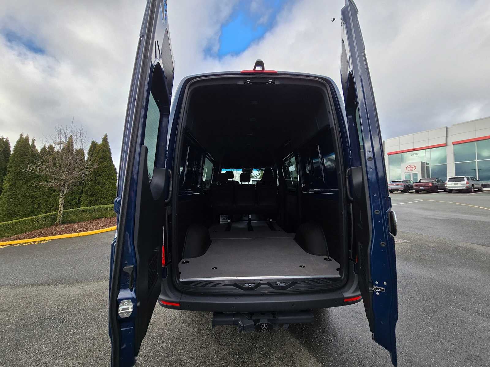 2024 Mercedes-Benz Sprinter Cargo Van Base
