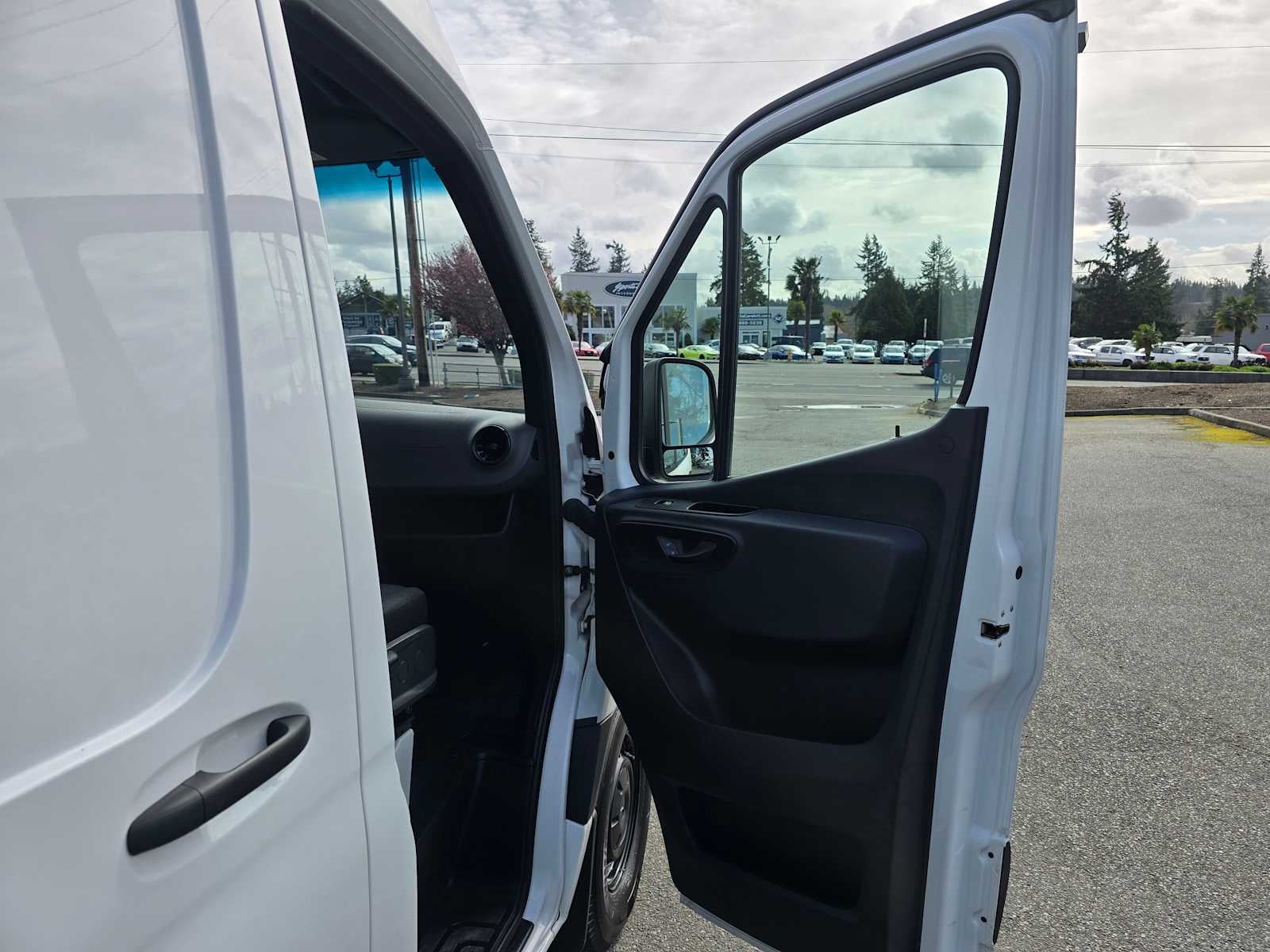 2024 Mercedes-Benz Sprinter Crew Van Base