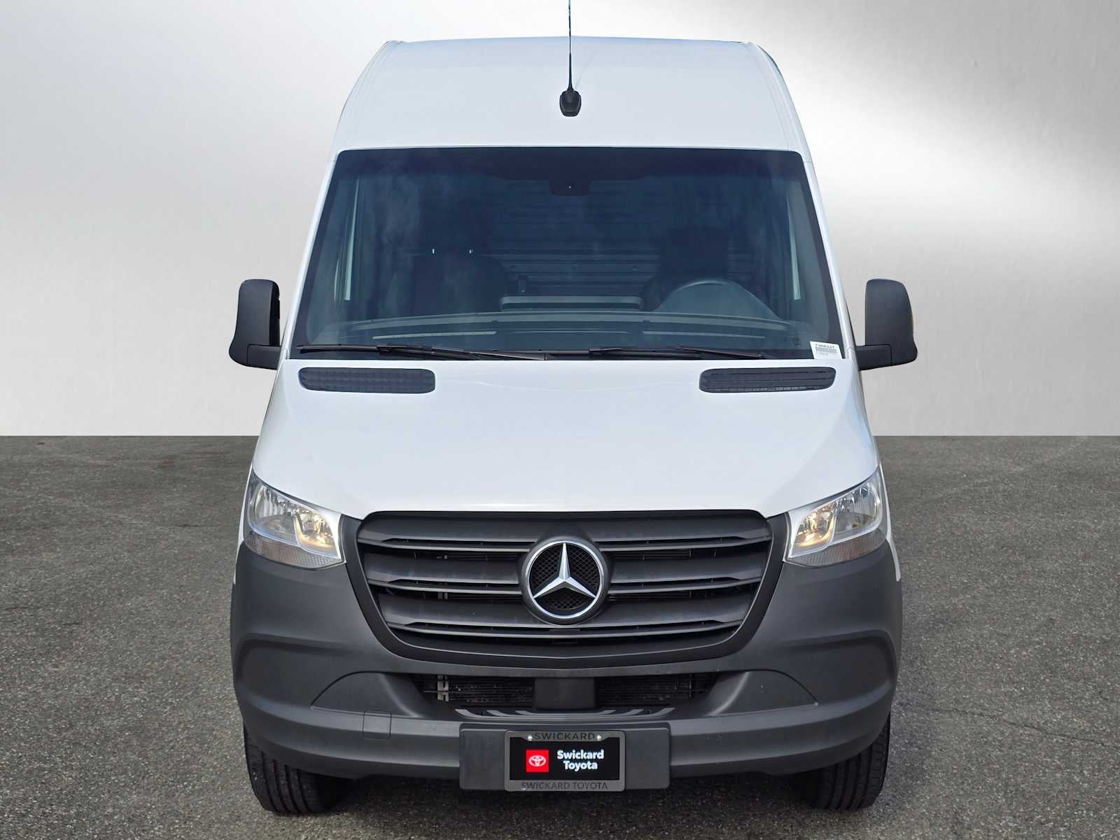 2024 Mercedes-Benz Sprinter Crew Van Base