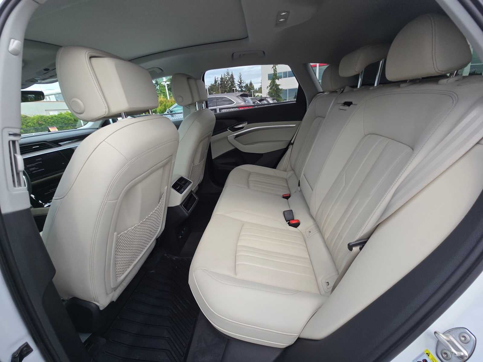 2024 Audi Q8 e-tron Premium Plus