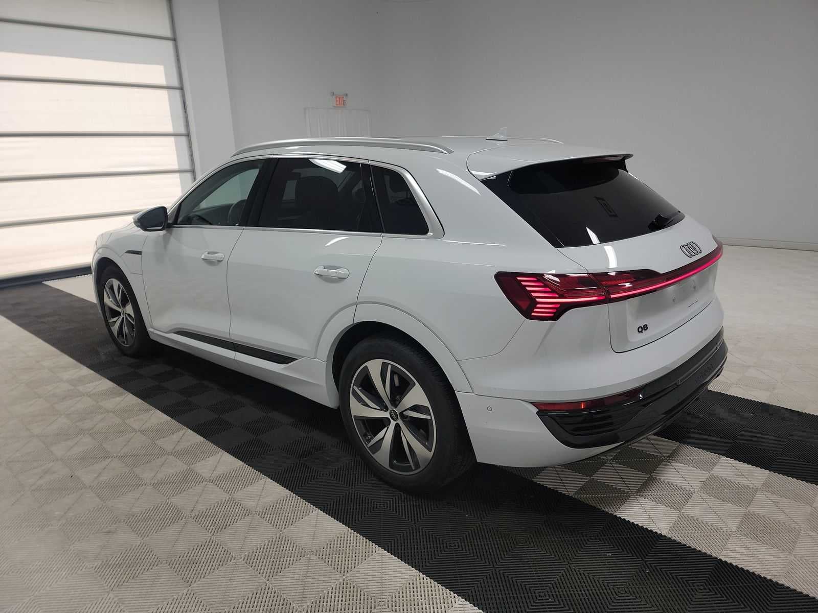 2024 Audi Q8 e-tron Premium Plus