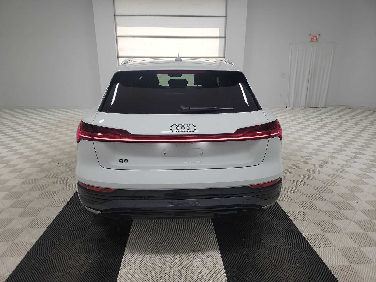 2024 Audi Q8 e-tron Premium Plus