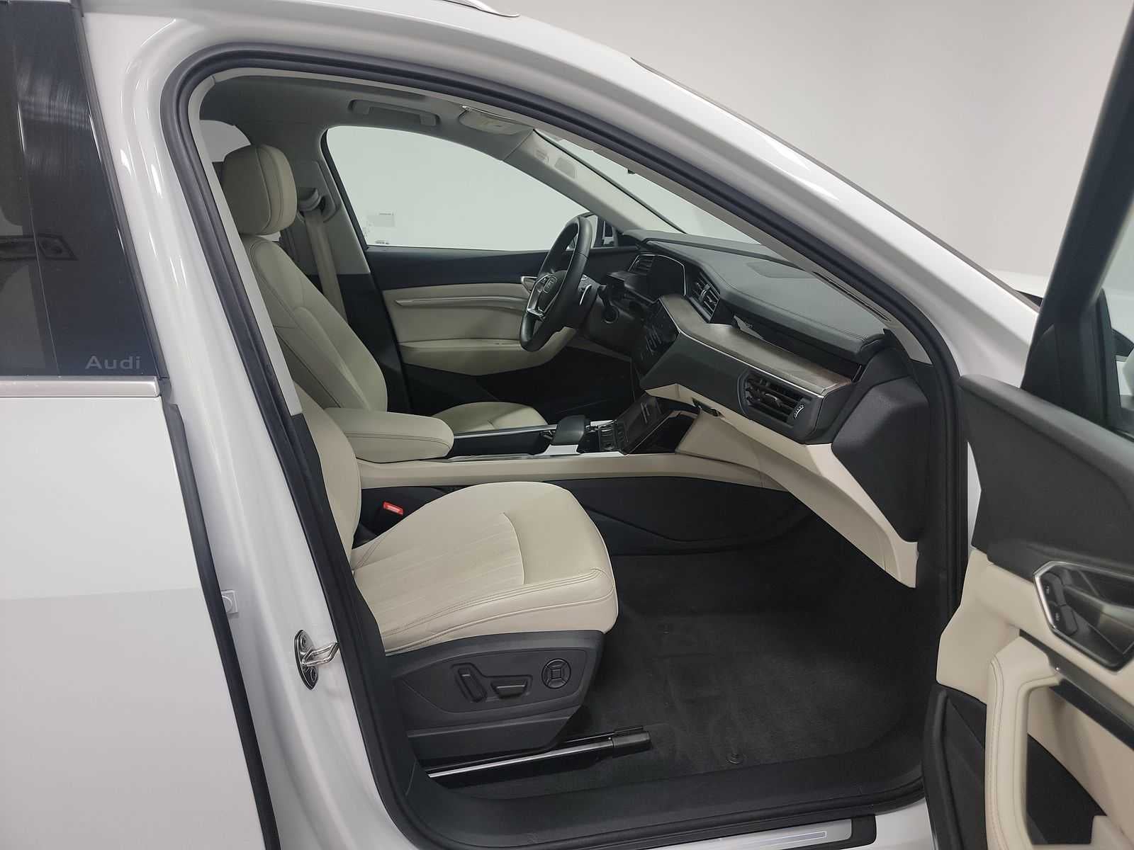 2024 Audi Q8 e-tron Premium Plus