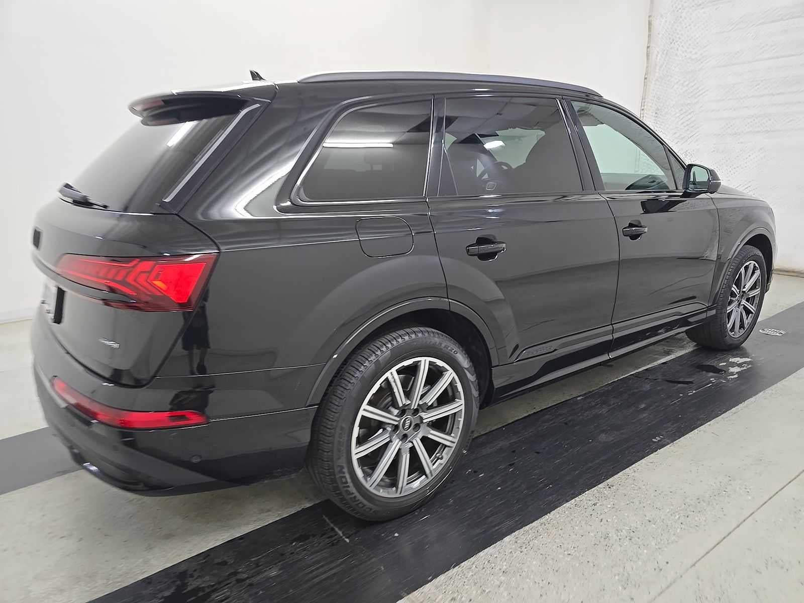 2023 Audi Q7 Premium Plus