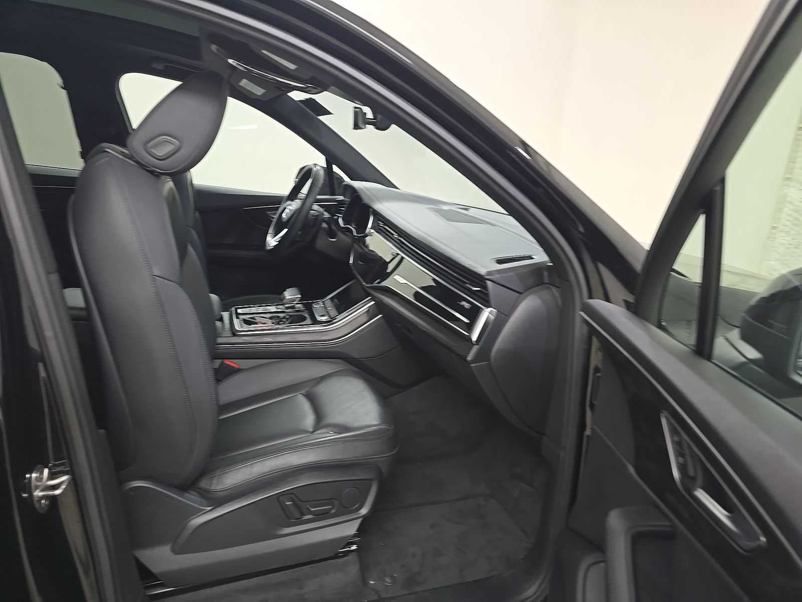 2023 Audi Q7 Premium Plus